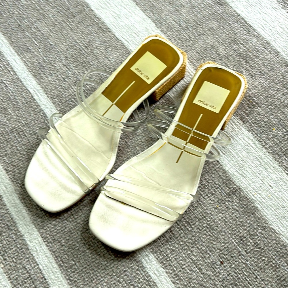 Dolce Vita (almost) flat sandals